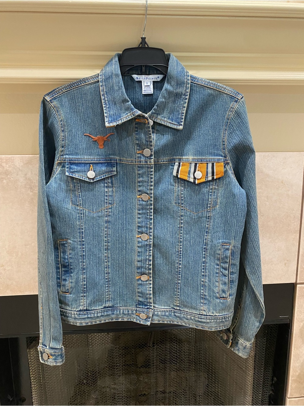 Women’s Sz Small Light Blue Denim Jacket Embroidered UNIVERSITY Texas Longhorn.
